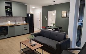 NEW APARTMENT Krakowska - przestronny, z widokiem, czysto, parking, balkon